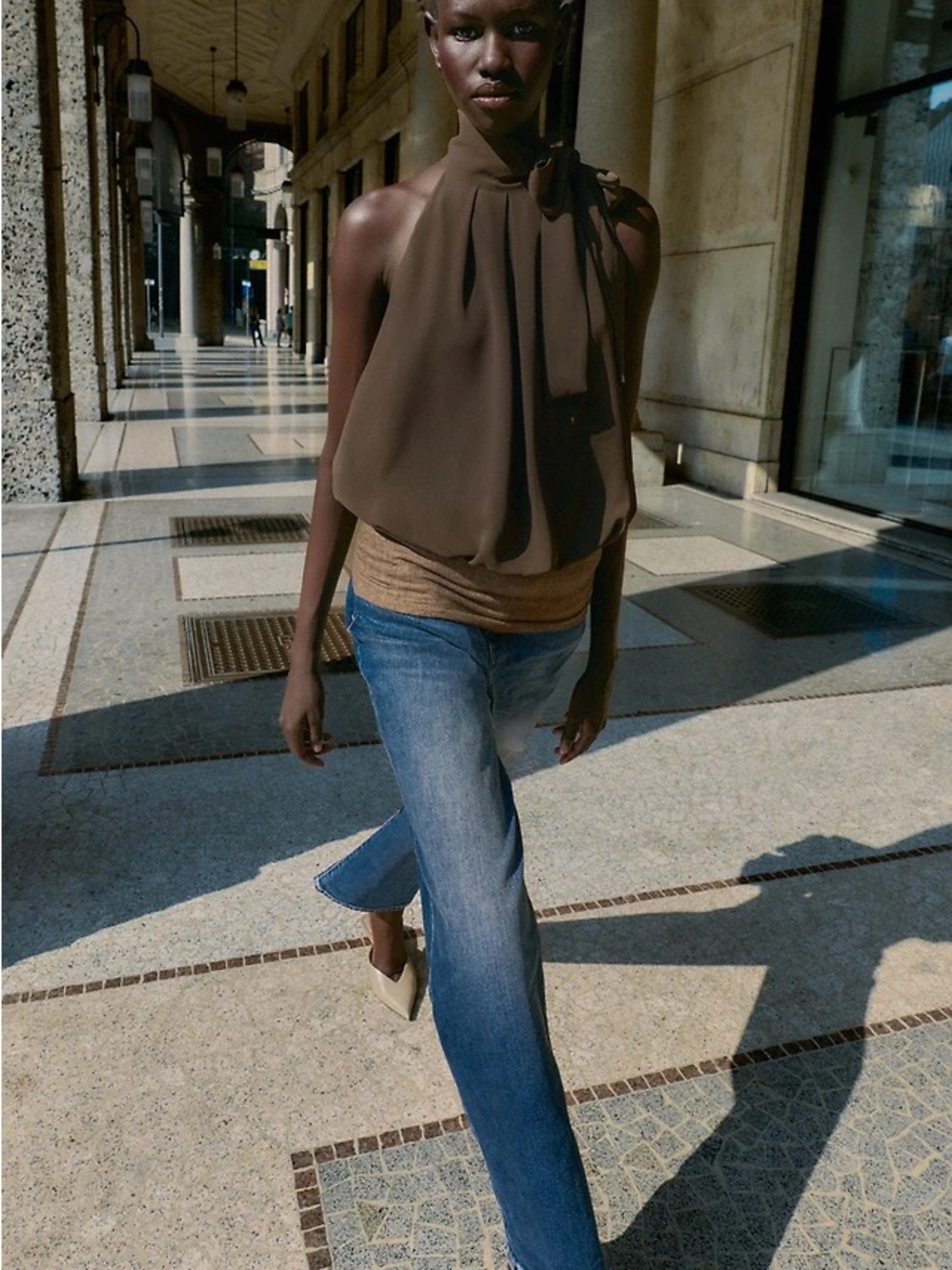 ZARA
BOW HALTER BALLOON TOP